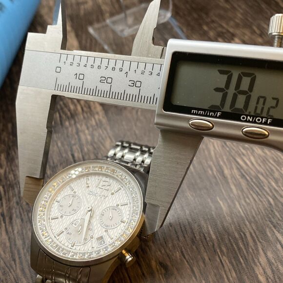 DKNY Model NY4462 Silver Watch With Date